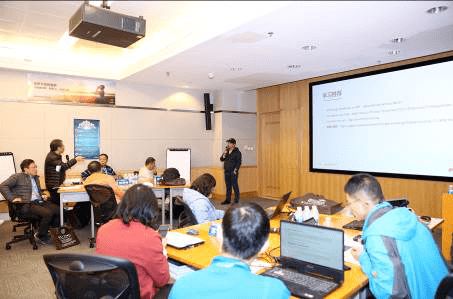 為學(xué)生注入計算機學(xué)科基因 計算機技術(shù)培訓(xùn)的價值與路徑